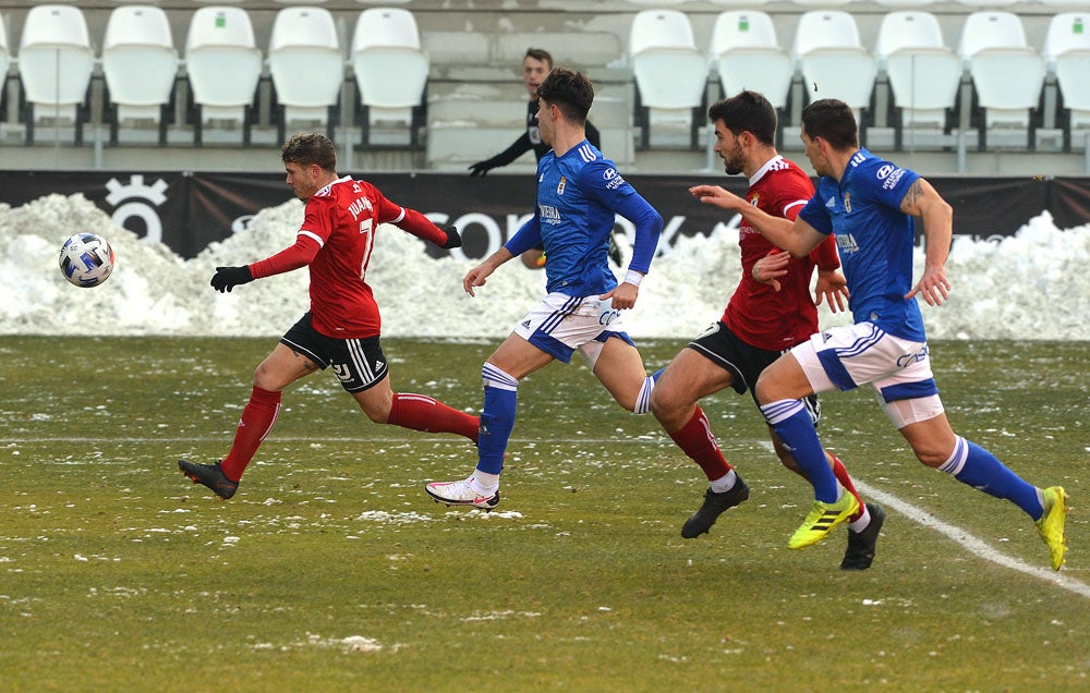 Fotos: El Burgos CF golea al Real Oviedo B