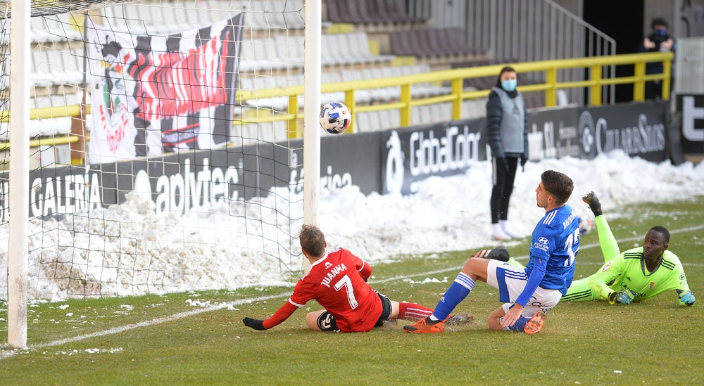 Fotos: El Burgos CF golea al Real Oviedo B