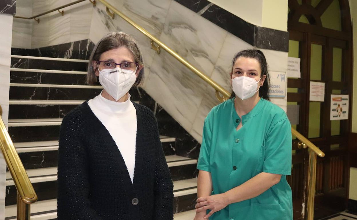 María Ángles Sasn Juan y Carmen Gúemes, trabajadoras de la Residencia Barrantes.