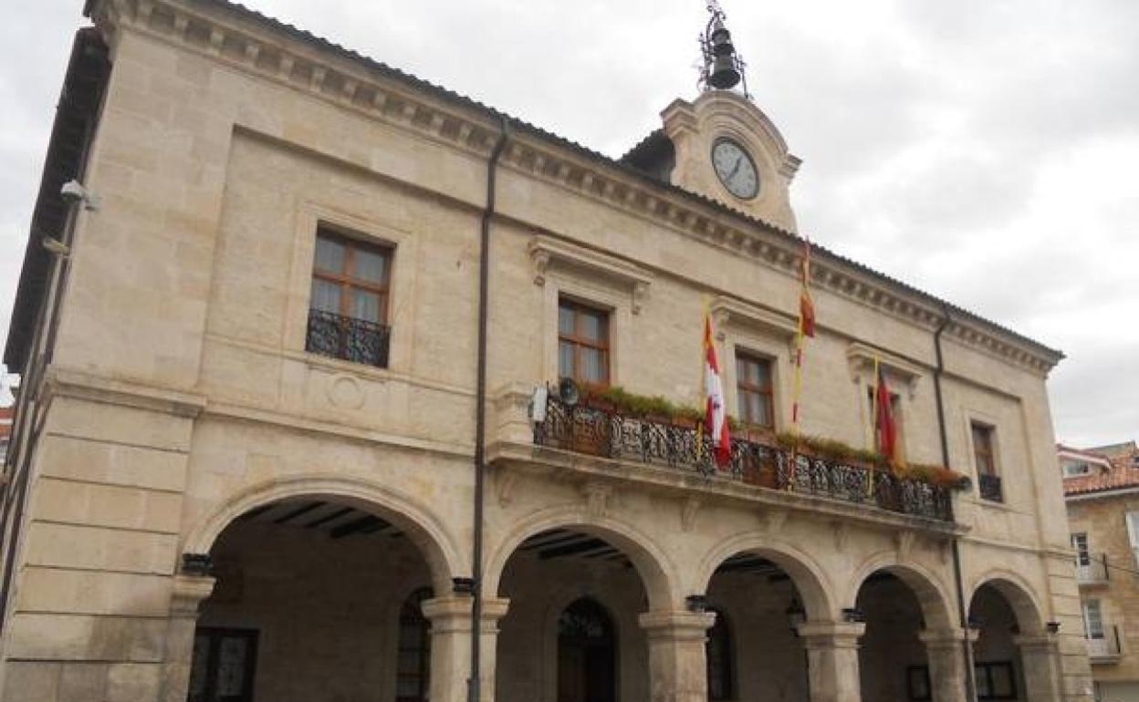 Imagen de archivo de un Ayuntamiento de la provincia de Burgos. 