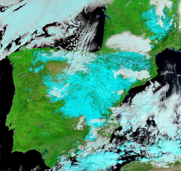 Imagen de satélite del 11 de enero que muestra la cubierta de nieve dejada por la borrasca Filomena en la Península. NASA Earth Observatory