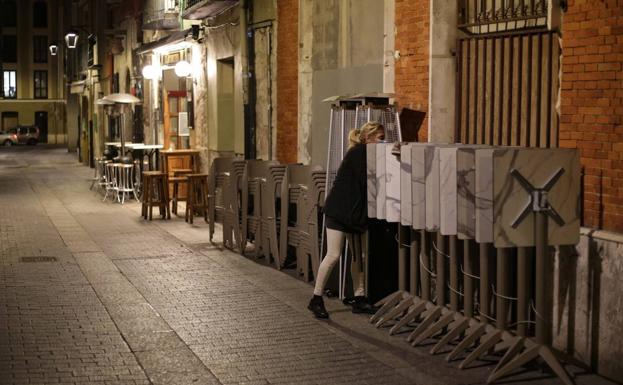 El toque de queda a las 20:00 horas seguirá en vigor este domingo pese al recurso del Gobierno 