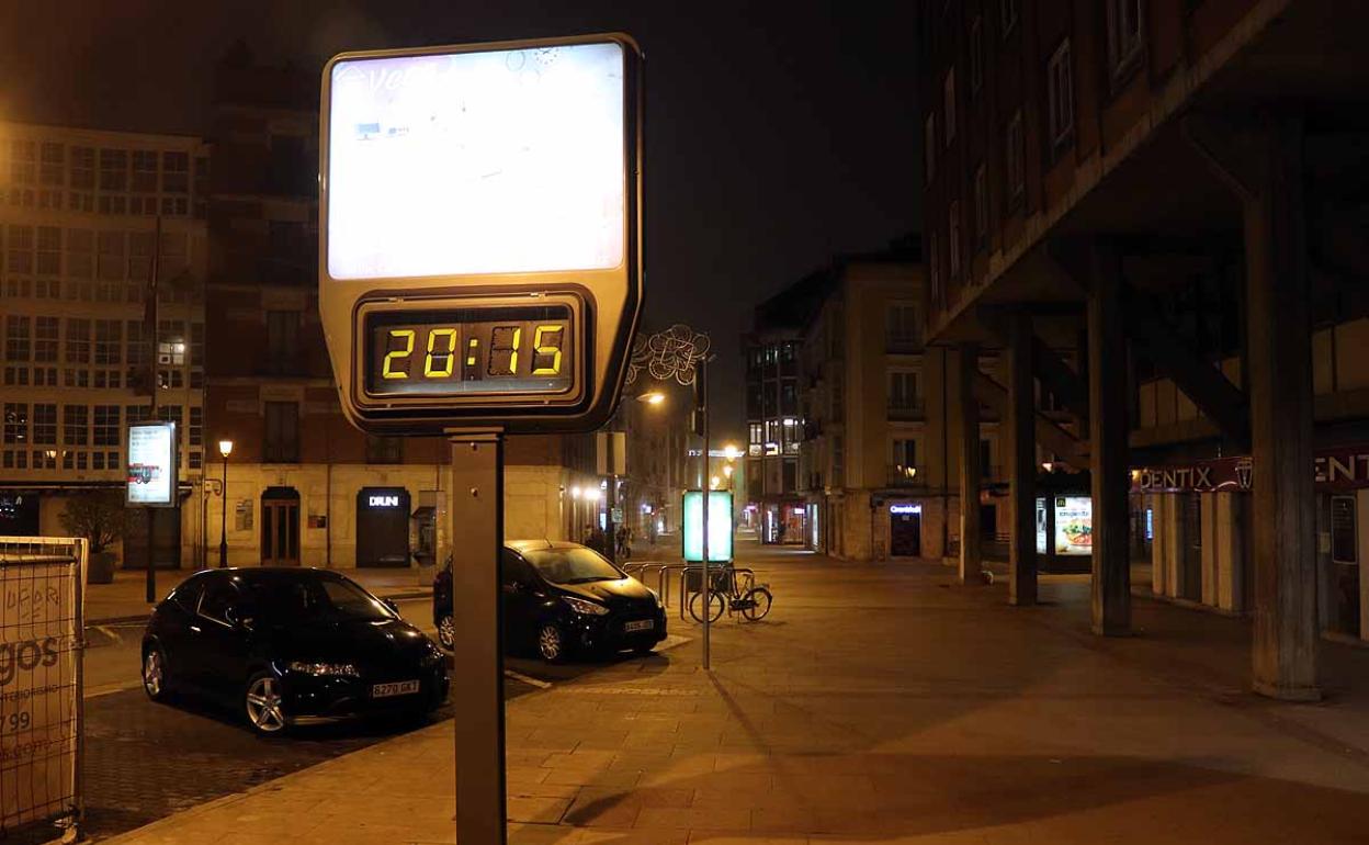 Calles vacías en Burgos a las 20.15 horas de la tarde del sábado. 