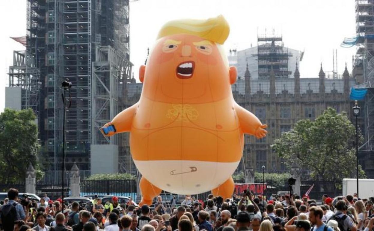 Globo del 'bebé Trump', durante una manifestación ante el Parlamento británico.