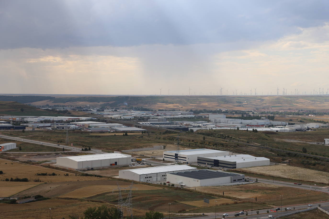 Vistas del polígono industrial de Villalonquéjar. 