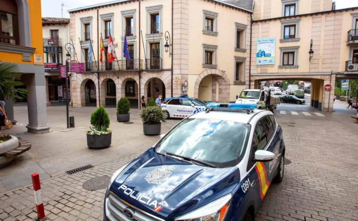 La Policía Nacional continúa vigilando el cumplimiento de las restricciones. 