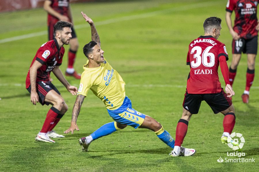 Fotos: El Mirandés se reencuentra con la victoria en Anduva