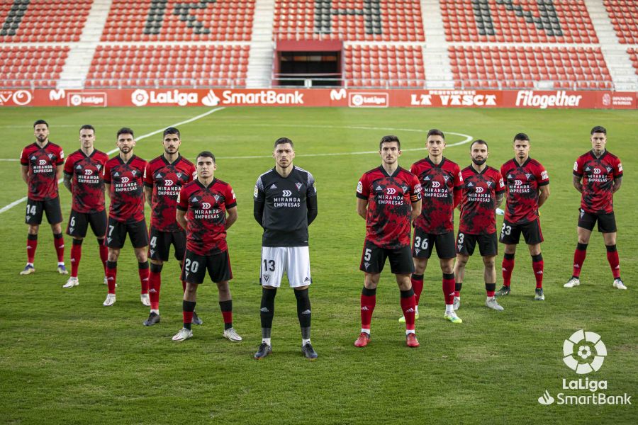 Fotos: El Mirandés se reencuentra con la victoria en Anduva