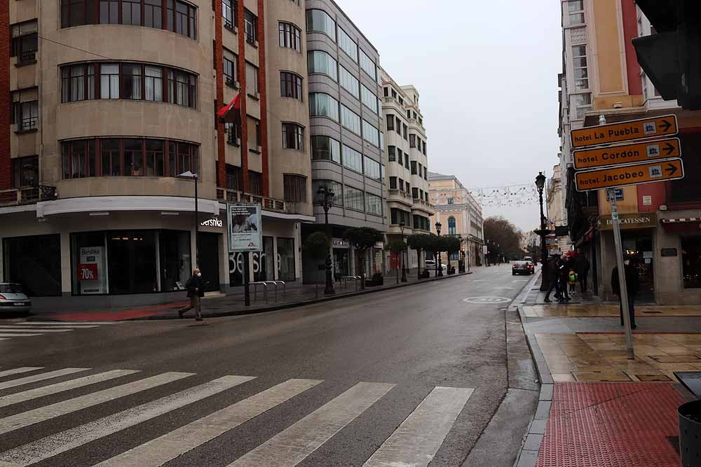 Fotos: Las calles de Burgos notan la ausencia de las fiestas por el patrón San Lesmes