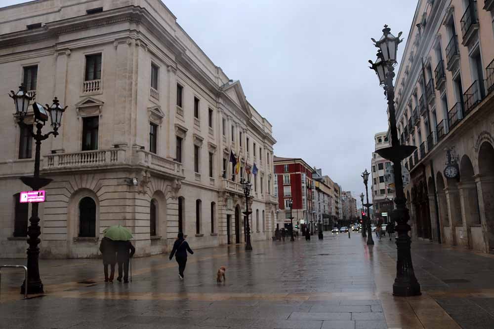 Fotos: Las calles de Burgos notan la ausencia de las fiestas por el patrón San Lesmes