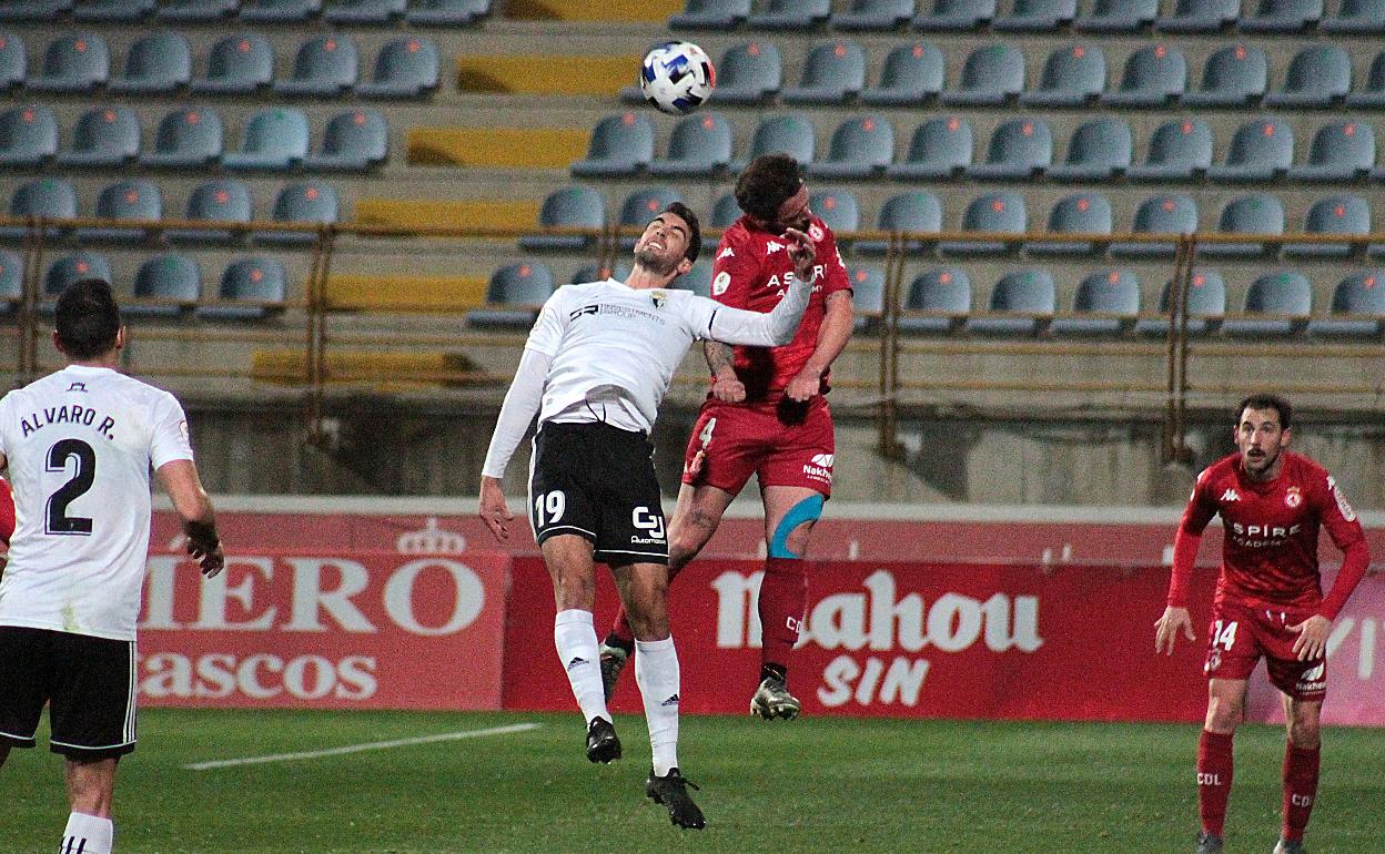 El duelo frente a la Cultural Leonesa puede resultar decisivo. 