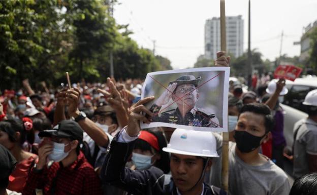 Imagen de una de las manifestaciones en Rangún. 