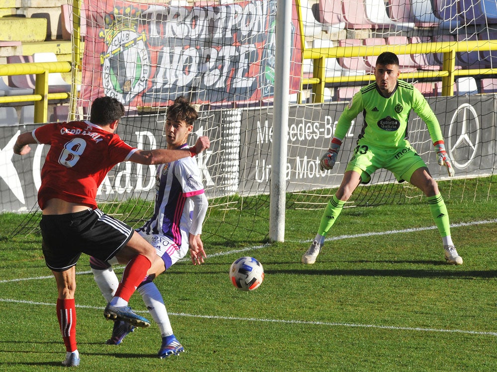 Fotos: El Burgos CF, más líder