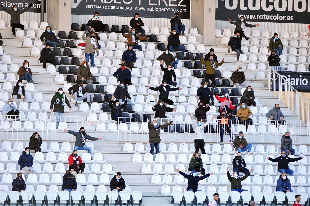 Fotos: El Burgos CF, más líder