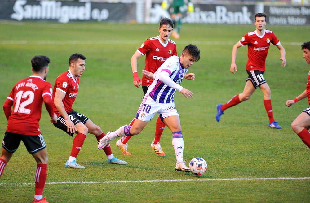 Fotos: El Burgos CF, más líder