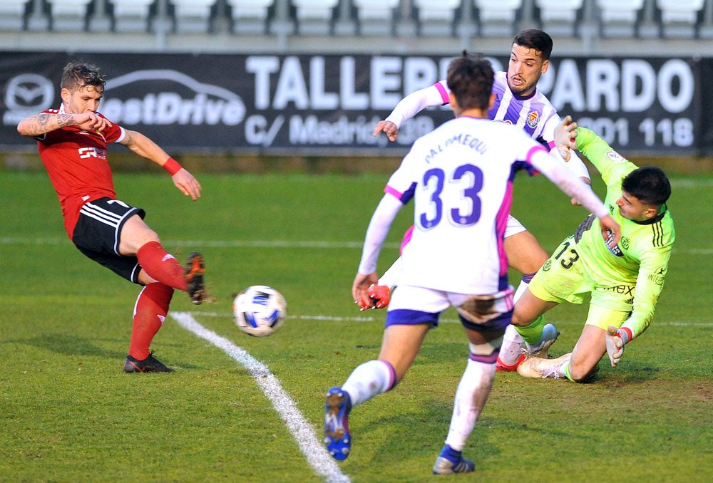 Fotos: El Burgos CF, más líder