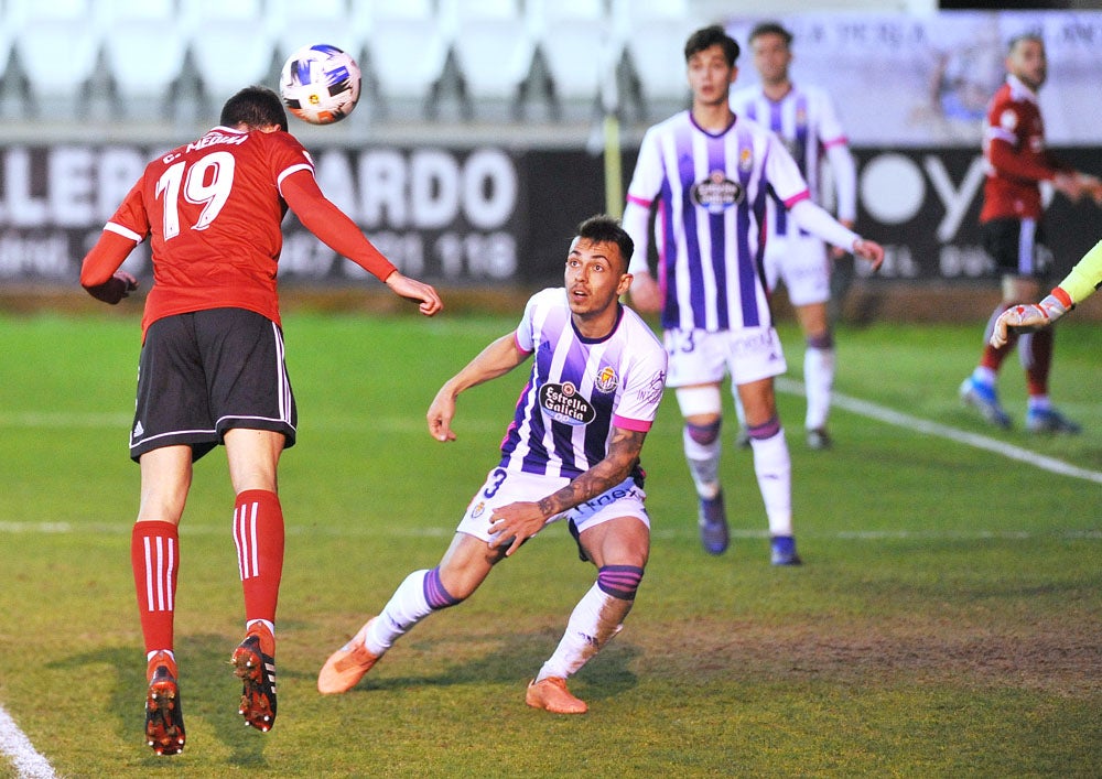 Fotos: El Burgos CF, más líder