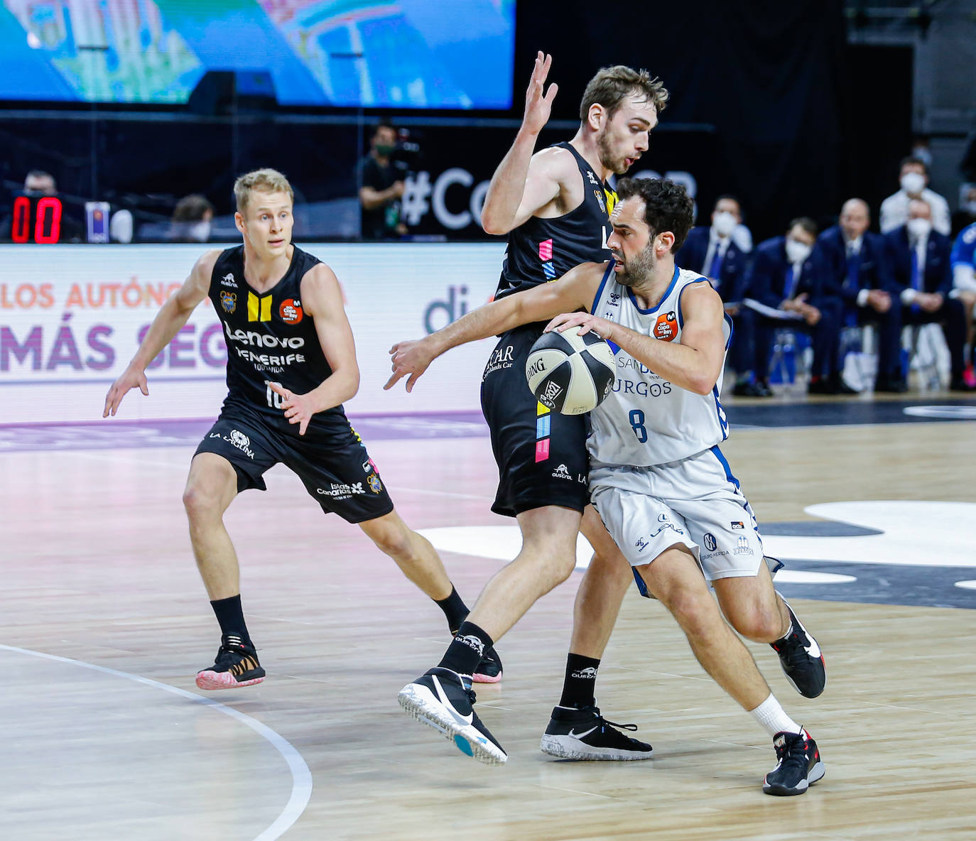 Derrota de los burgaleses ante el Lenovo Tenerife en su primer partido copero.