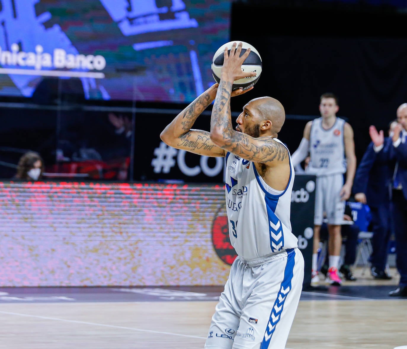 Derrota de los burgaleses ante el Lenovo Tenerife en su primer partido copero.