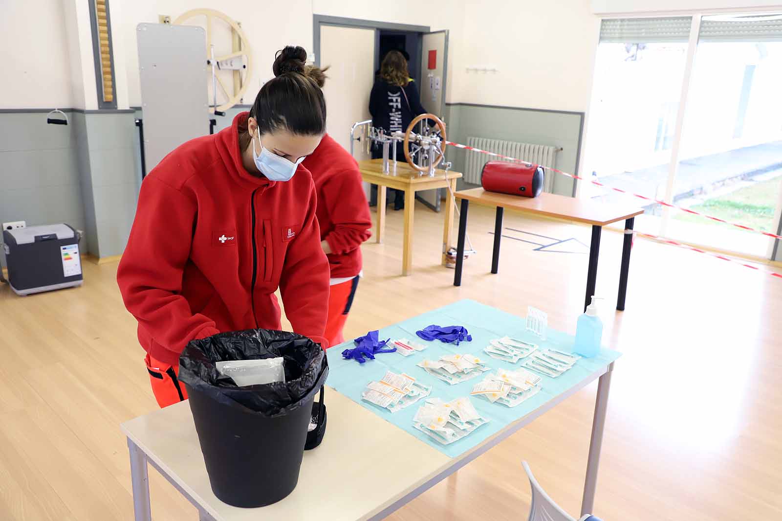 Ardua tarea de los profesionales que han vacunado durante seis semanas a usuarios de residencias y centros de personas dependientes.