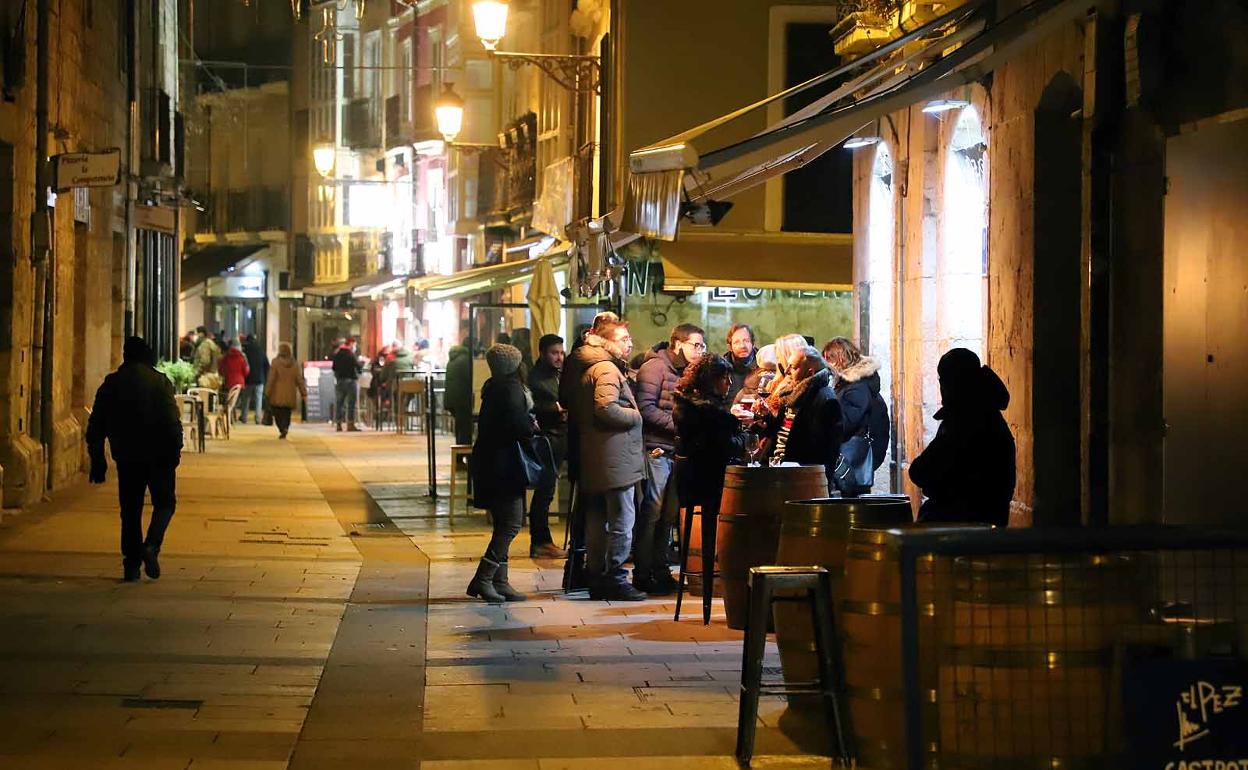 Una céntrica calle de Burgos el pasado 16 de enero, cuando entró en vigor el toque de queda.