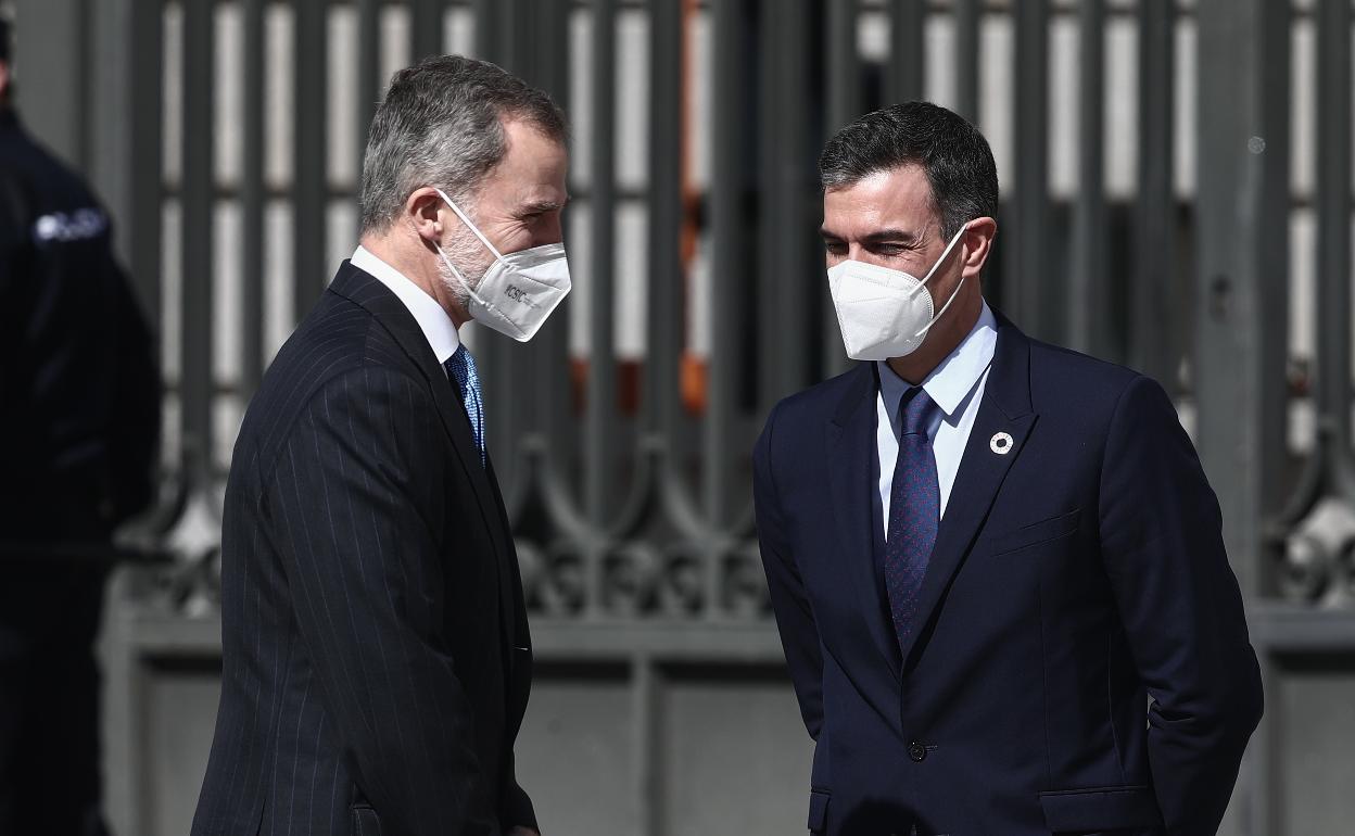 El Rey juunto con Sánchez el pasado martes en el Congreso. 