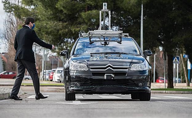 El vehículo, de nivel 4 en la escala SAE de autonomía, cuenta con sensores, cámaras y LiDAR