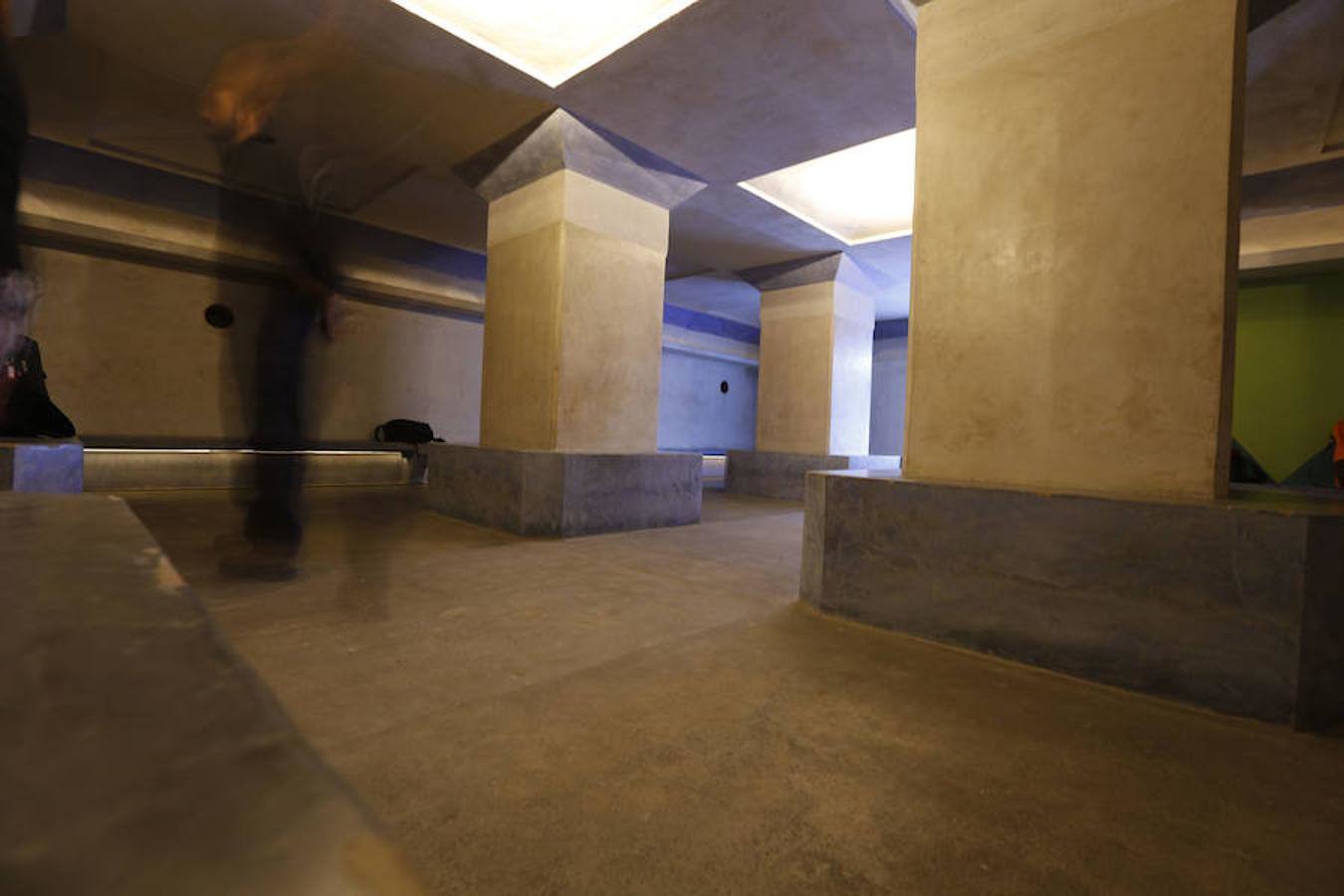 REFUGIO ANTIAÉREO C/SERRANOS, 25 (VALENCIA) Cuenta con dos entradas, una en la calle Serranos sobre la que aún se conserva el rótulo de 'Refugio', y otra en la calle Palomino. 