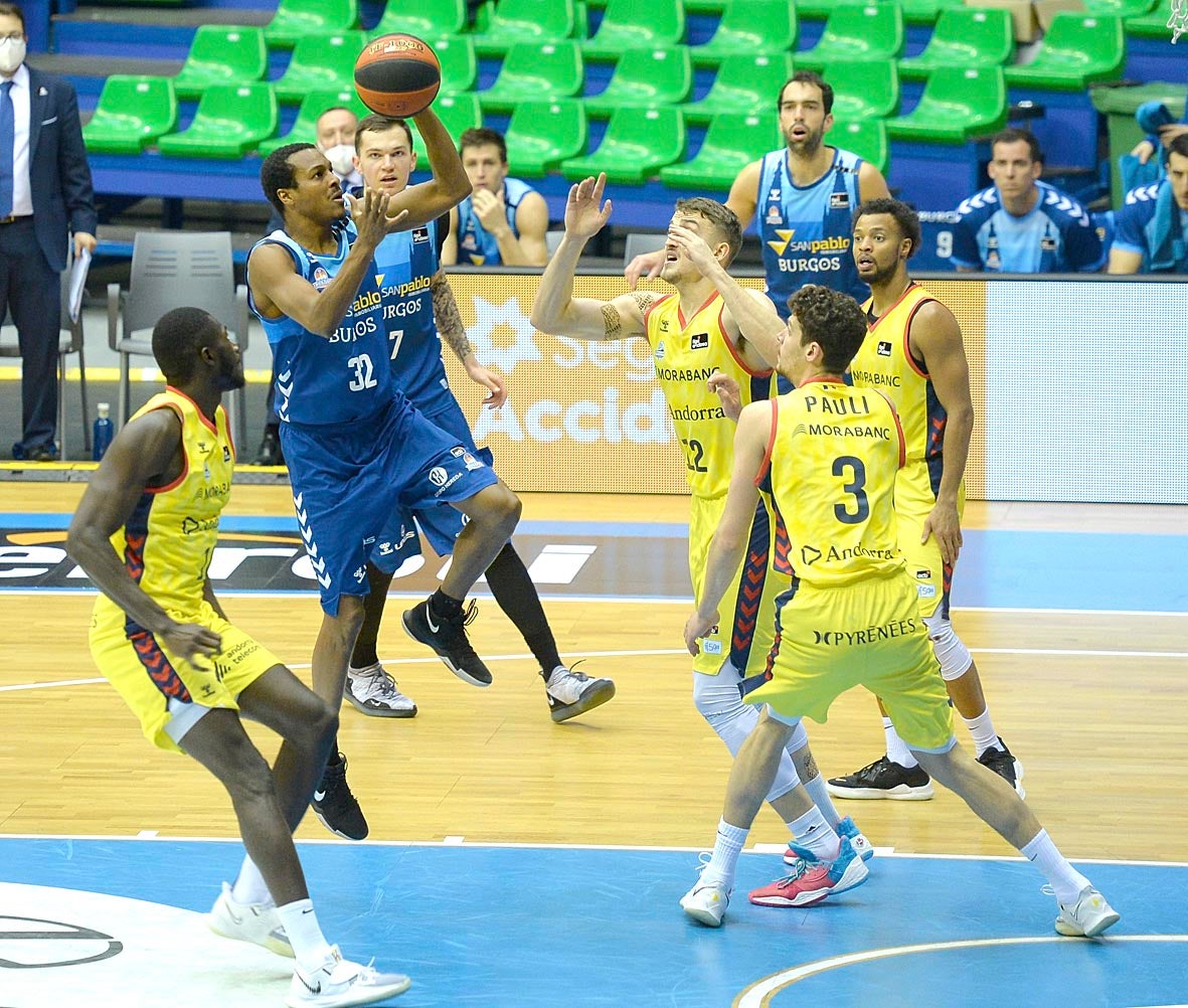 Fotos: El Hereda San Pablo marca su ritmo también el liga