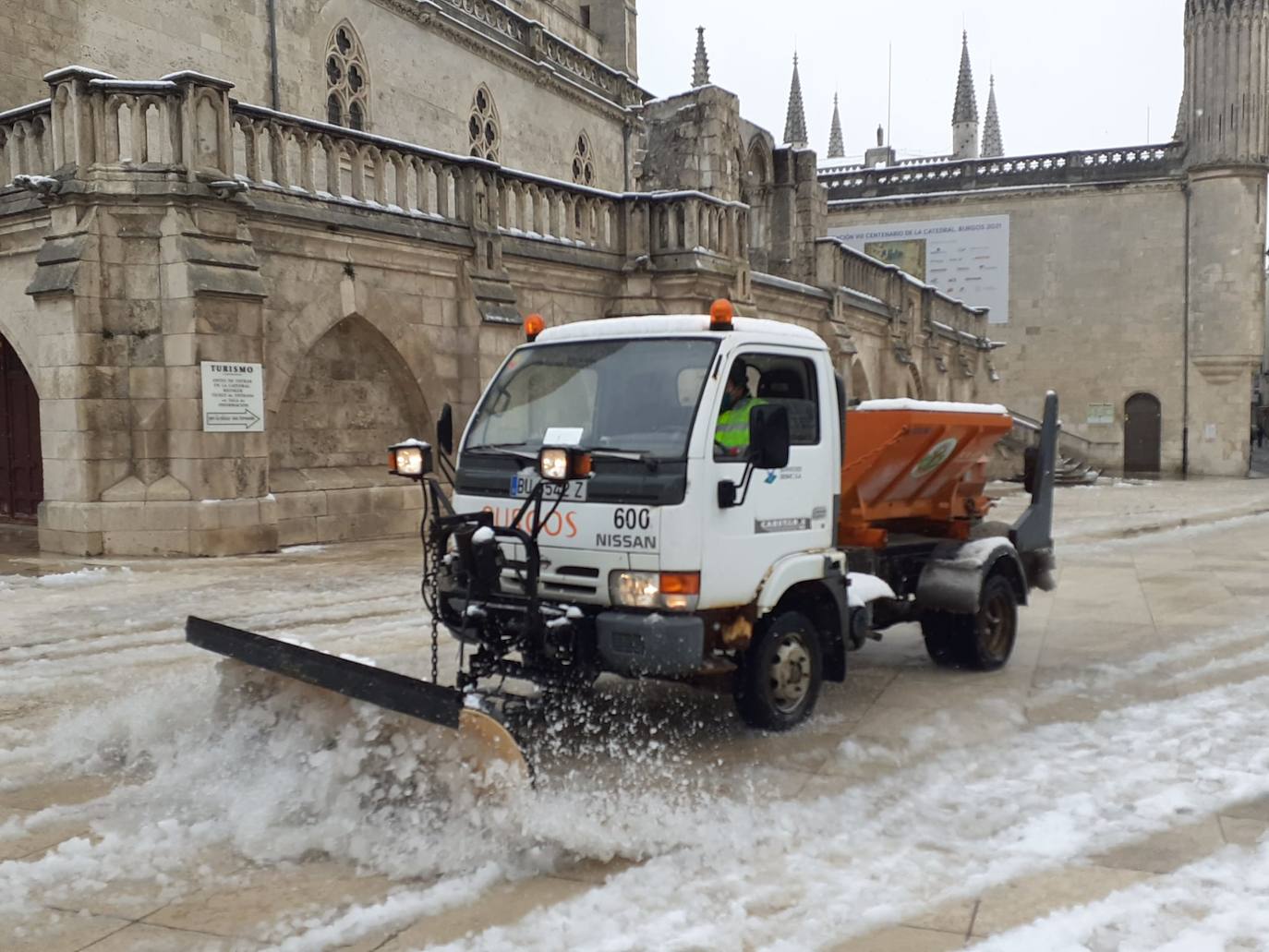 Fotos: La nieve toma el centro de Burgos