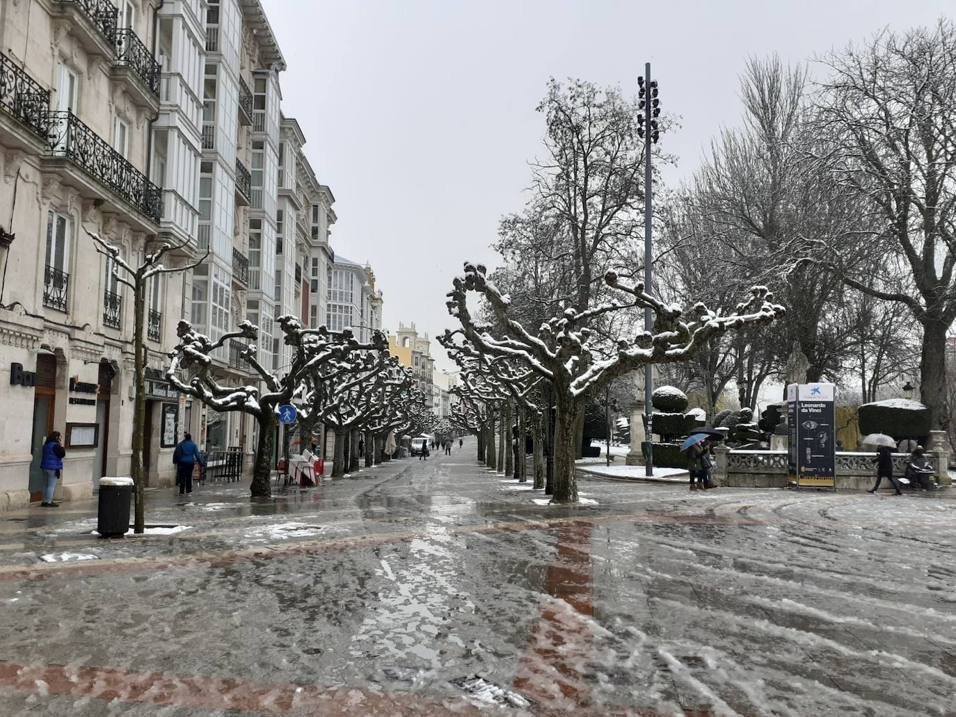 Fotos: La nieve toma el centro de Burgos