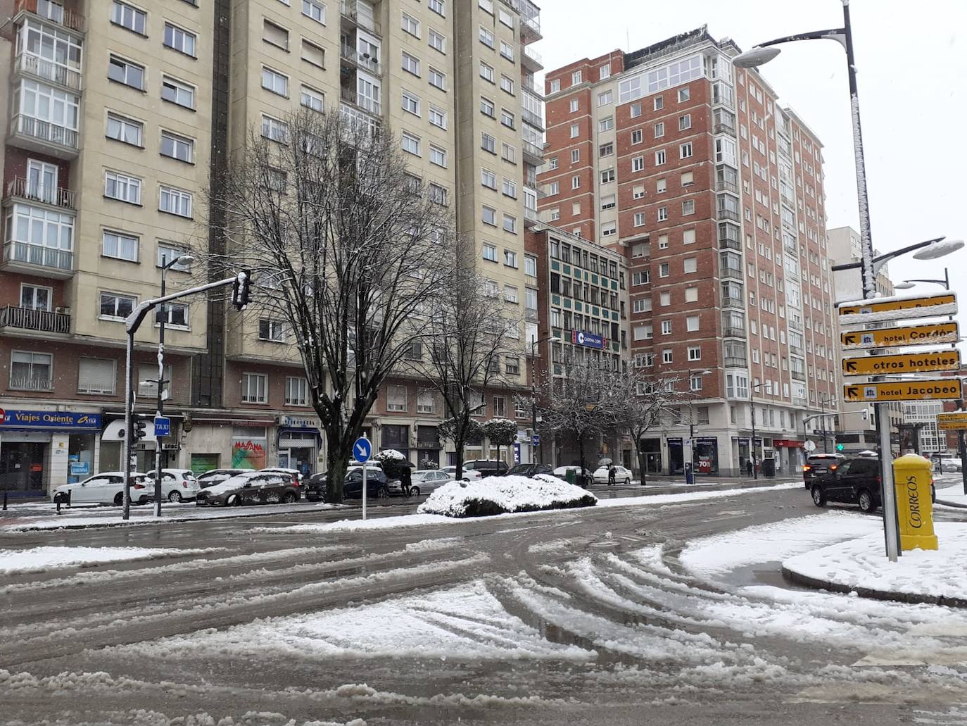 Fotos: La nieve toma el centro de Burgos