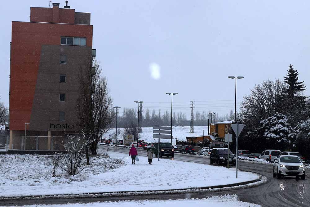 Fotos: La nieve también cubre Gamonal y Fuentecillas