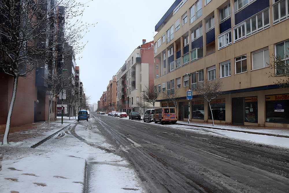 Fotos: La nieve también cubre Gamonal y Fuentecillas