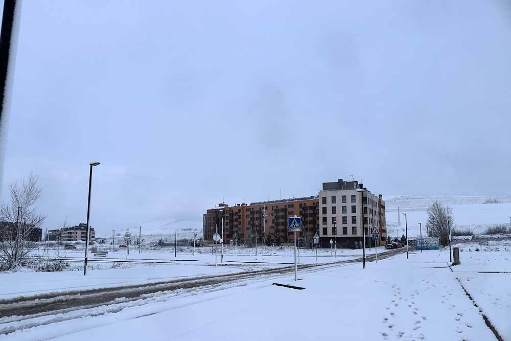 Fotos: La nieve también cubre Gamonal y Fuentecillas