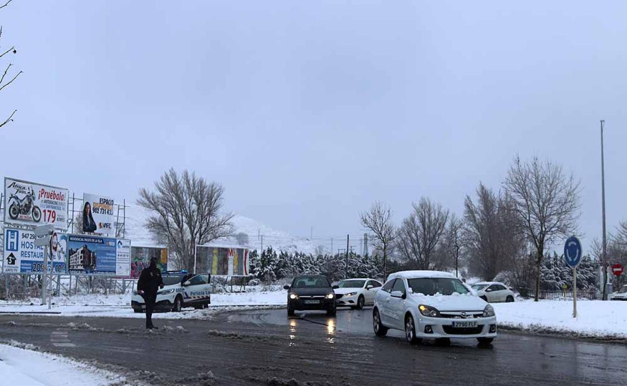 La nieve ha ocasionado problemas en Burgos capital.