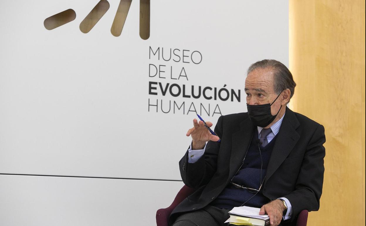 Gregorio Marañón presentó su último libro, 'Memorias de luz y vida'. 