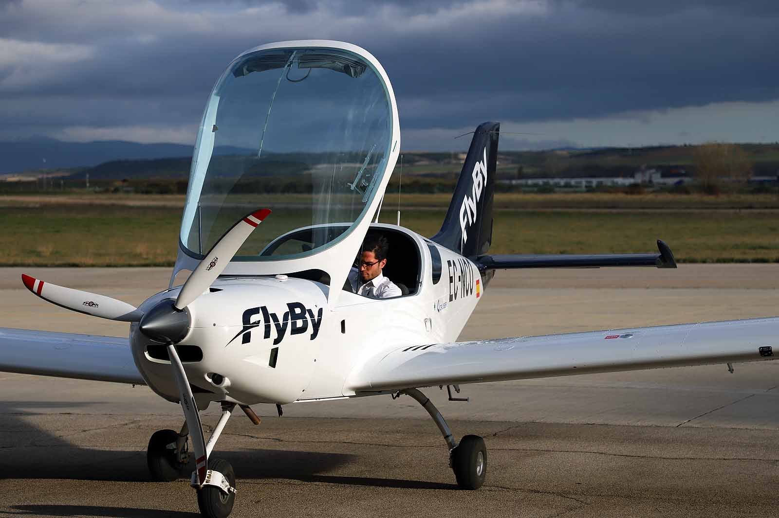 230 jóvenes se forman en Burgos para ser pilotos en un fututo.