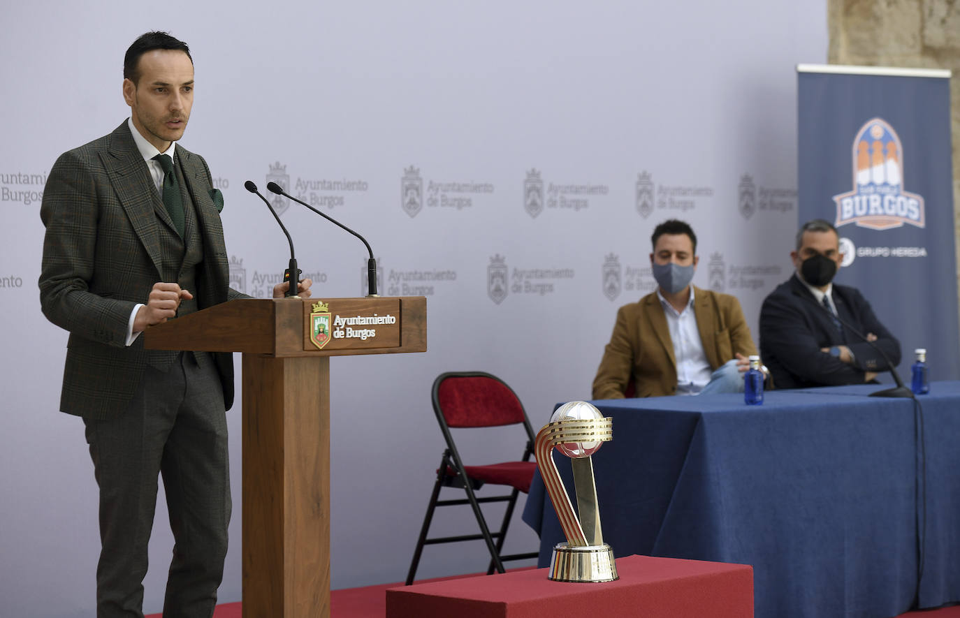 Fotos: Recepción del Club de Baloncesto Hereda San Pablo Burgos, campeón de la Copa Intercontinental