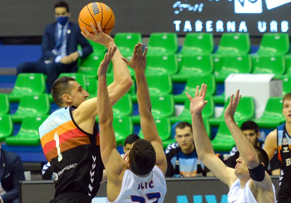 Fotos: El San Pablo vence al Igokea