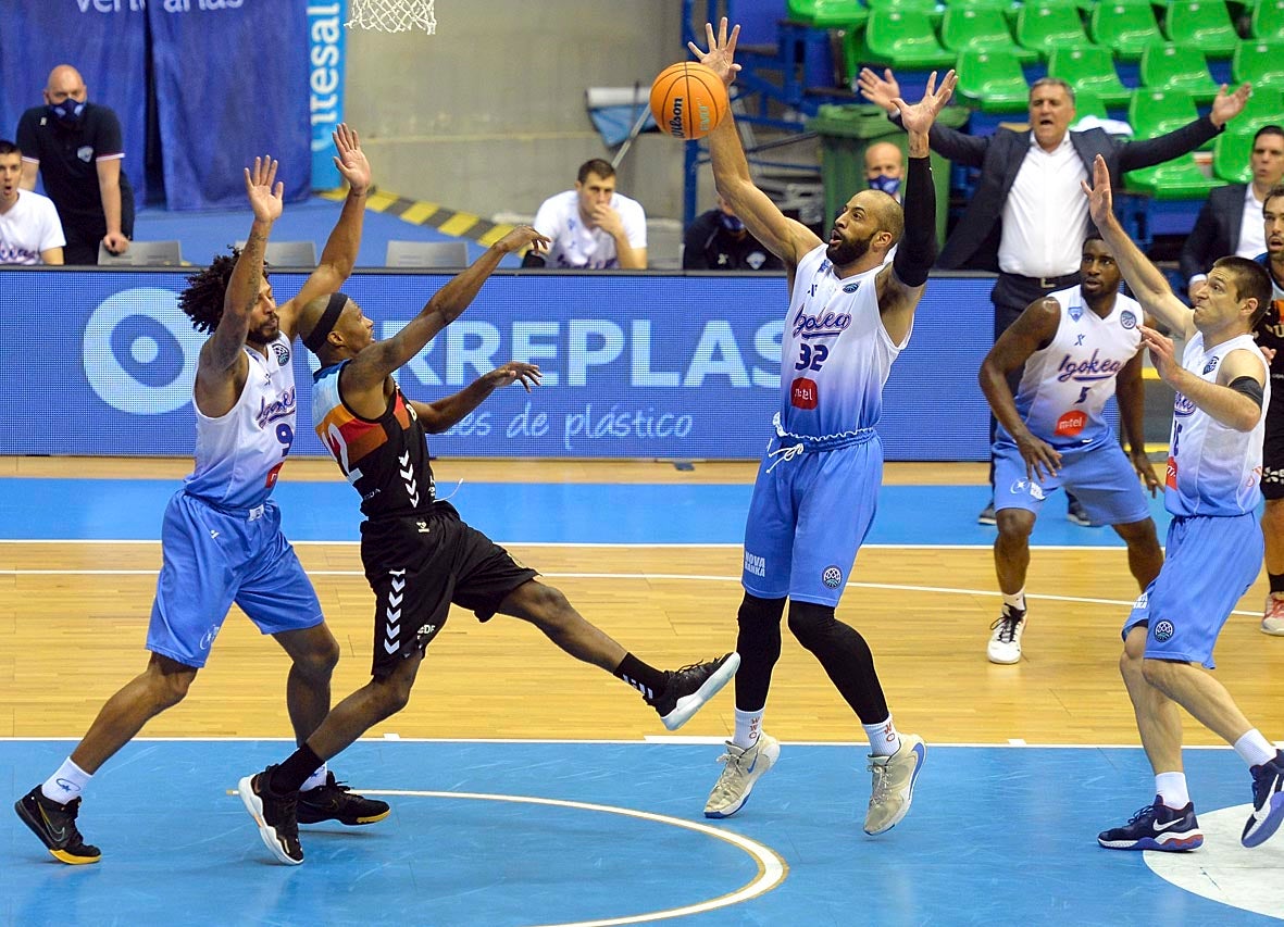 Fotos: El San Pablo vence al Igokea