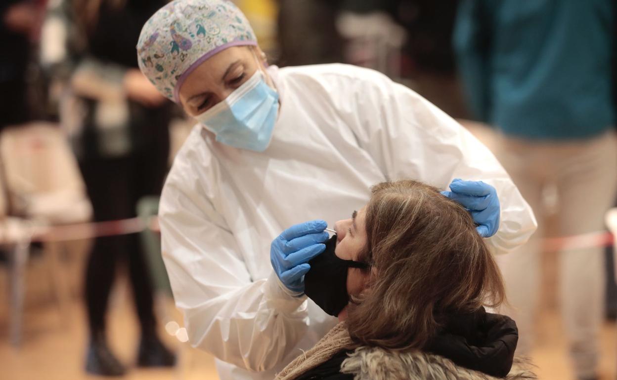 La pandemia de la covid-19 continúa avanzando en Burgos. 