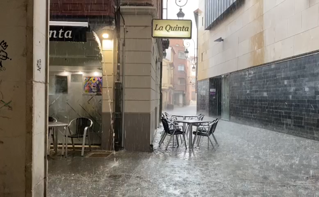 Las tormentas sorprendieron a los arandinos en la tarde del Viernes Santo.