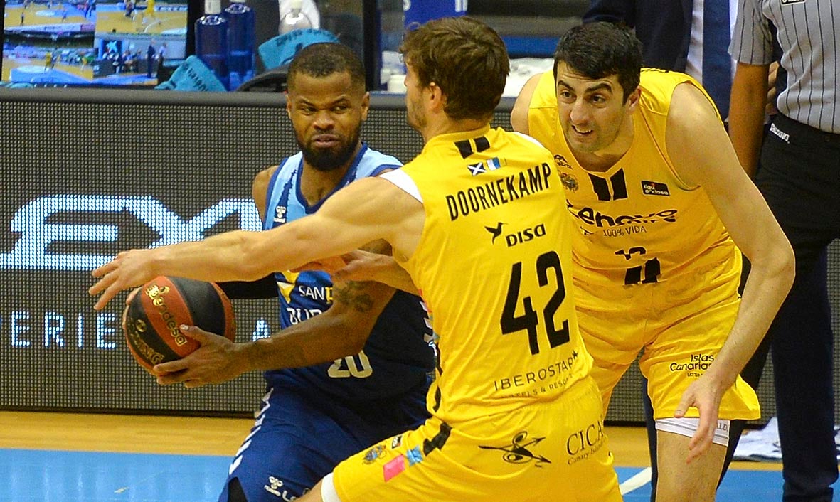 Fotos: El San Pablo vuelve a caer ante el Lenovo Tenerife