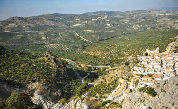 Vista panormica de Zuheros, provincia de Córdoba 