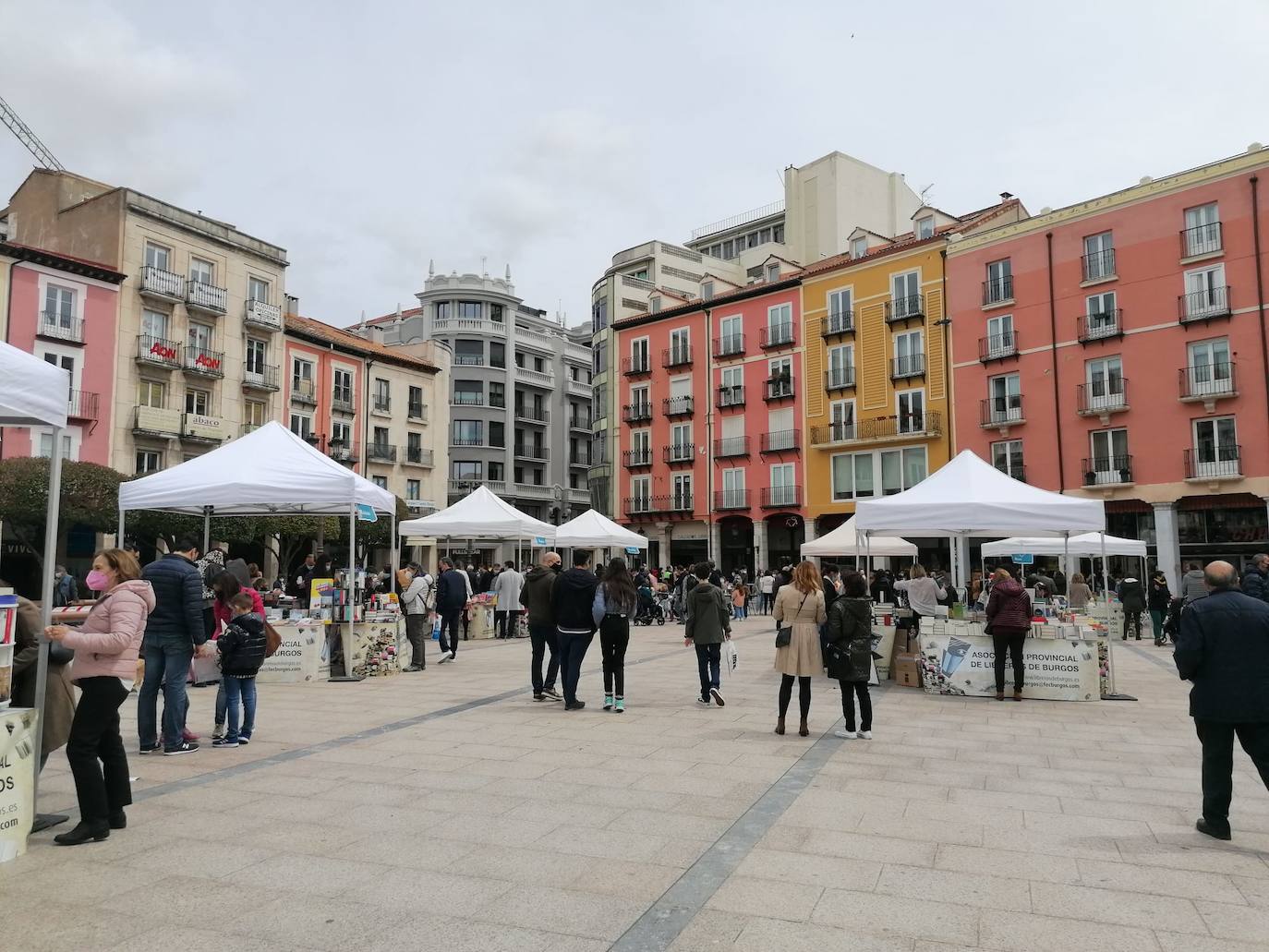 Fotos: Los libreros de Burgos vuelven a las calles