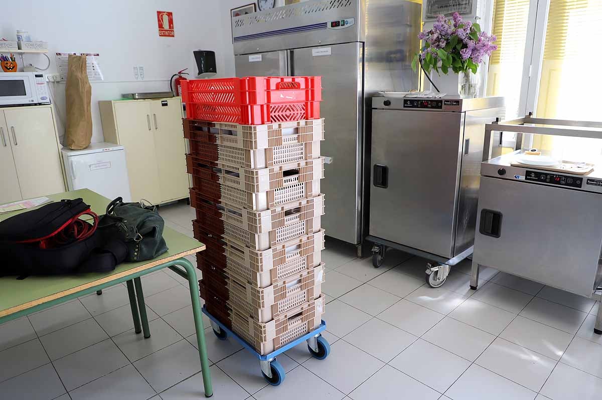 Cocina de Ausolan donde cada día se cocinan platos para más de personas. 