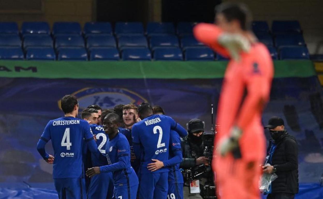 Los jugadores del Chelsea celebran el 1-0 marcado por Werner. 