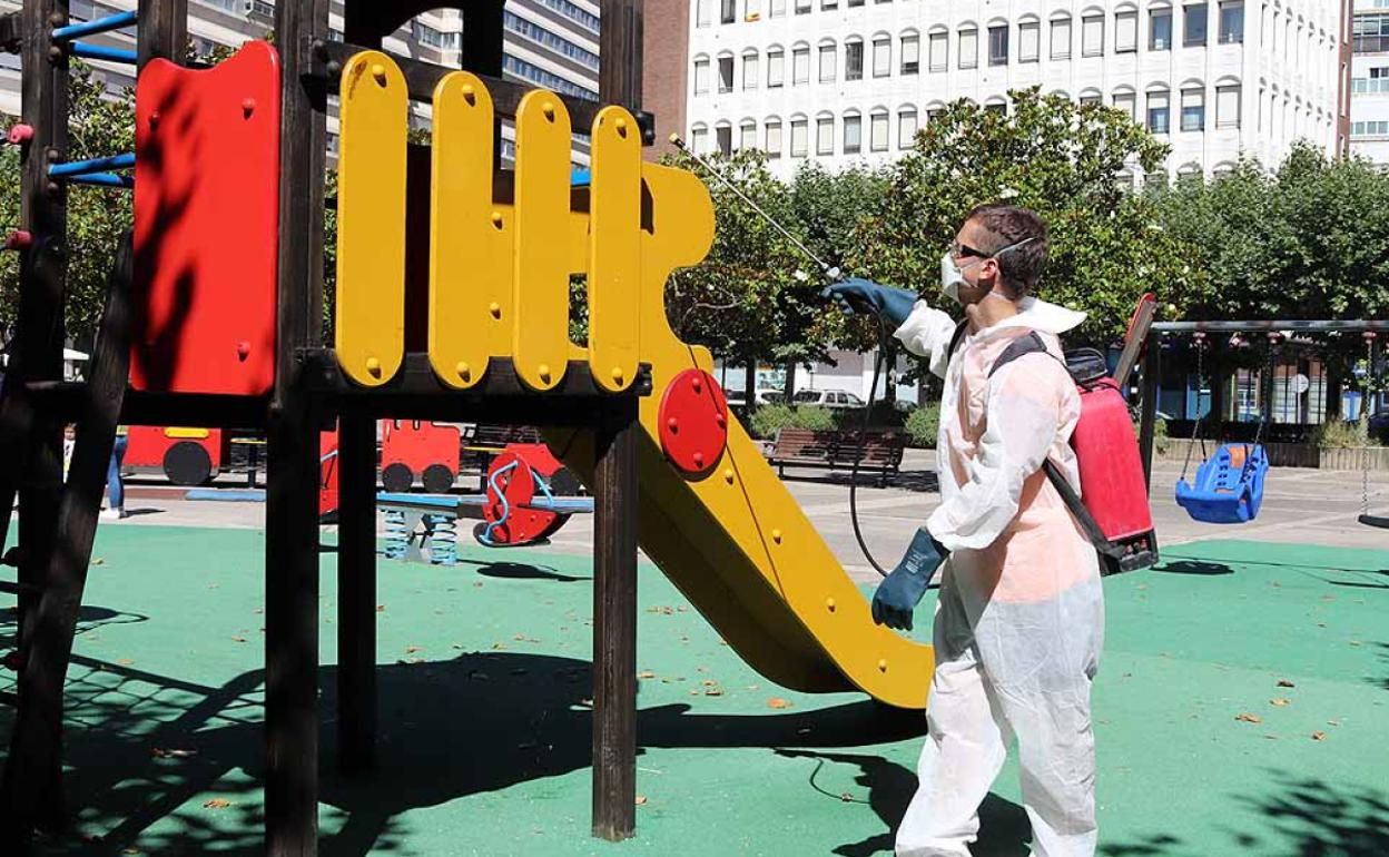 Los parques están siendo desinfectados de manera periódica. 