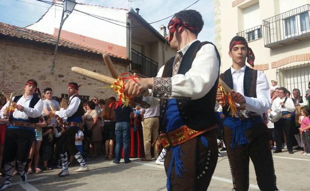 Paloteo durante las fiestas de San Antonio.